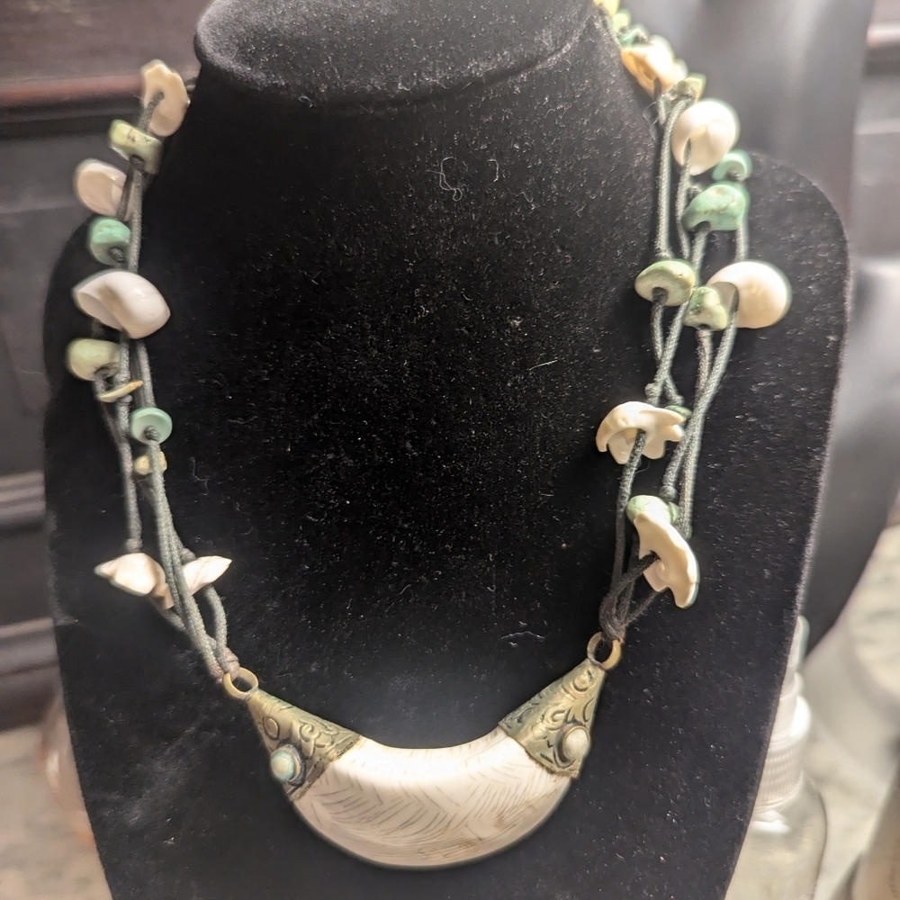 Conch Shell Necklace Cord Green Silver tone Cream Tribal Tibetan Ethnic